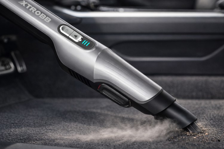 bezdrôtový vysávač do auta